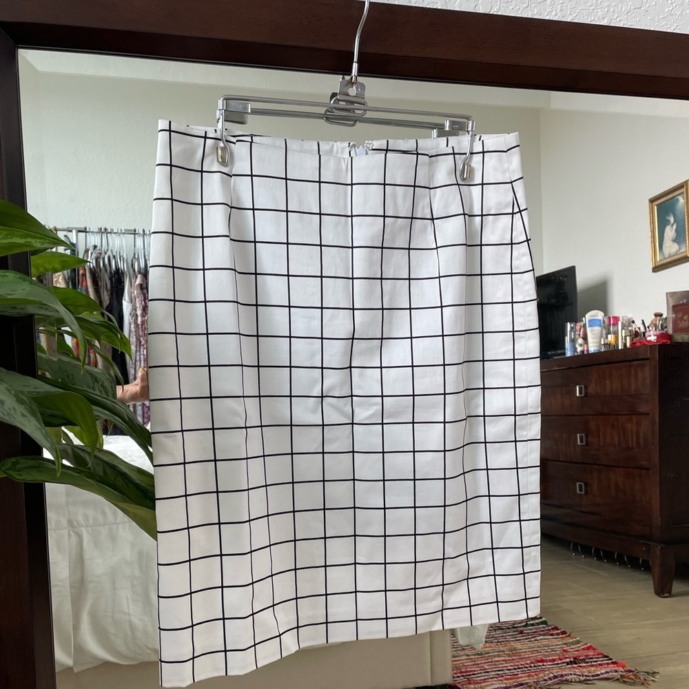 This simple design skirt is amazing for a bright top or a subtle look for work.